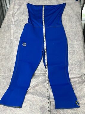 Women's Zaggora Hot Pants CAPRI Neoprene Celu-Lite Technology Blue Medium